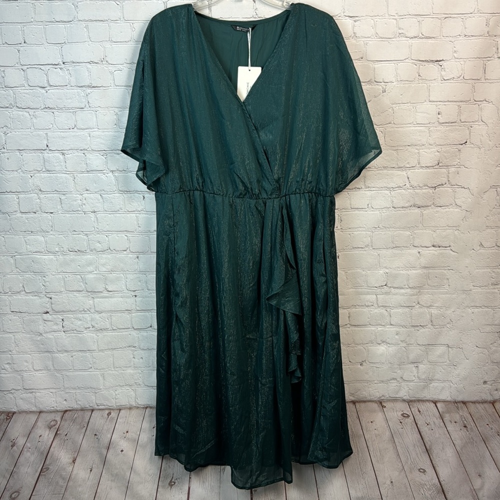 Women's Emerald Green V-Neck Wrap Midi Dress - Picture 2 of 6